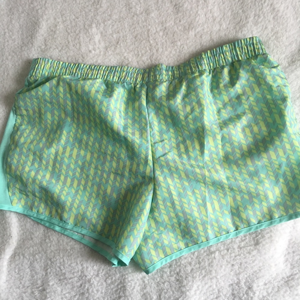 Running shorts - Picture 3 of 5
